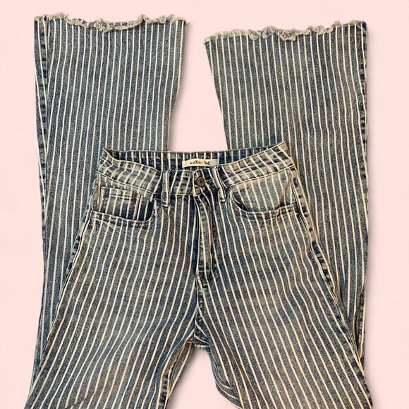 Buckle Willow and Root Blue Striped Flare Jeans with Raw hem size 24 - Picture 1 of 5